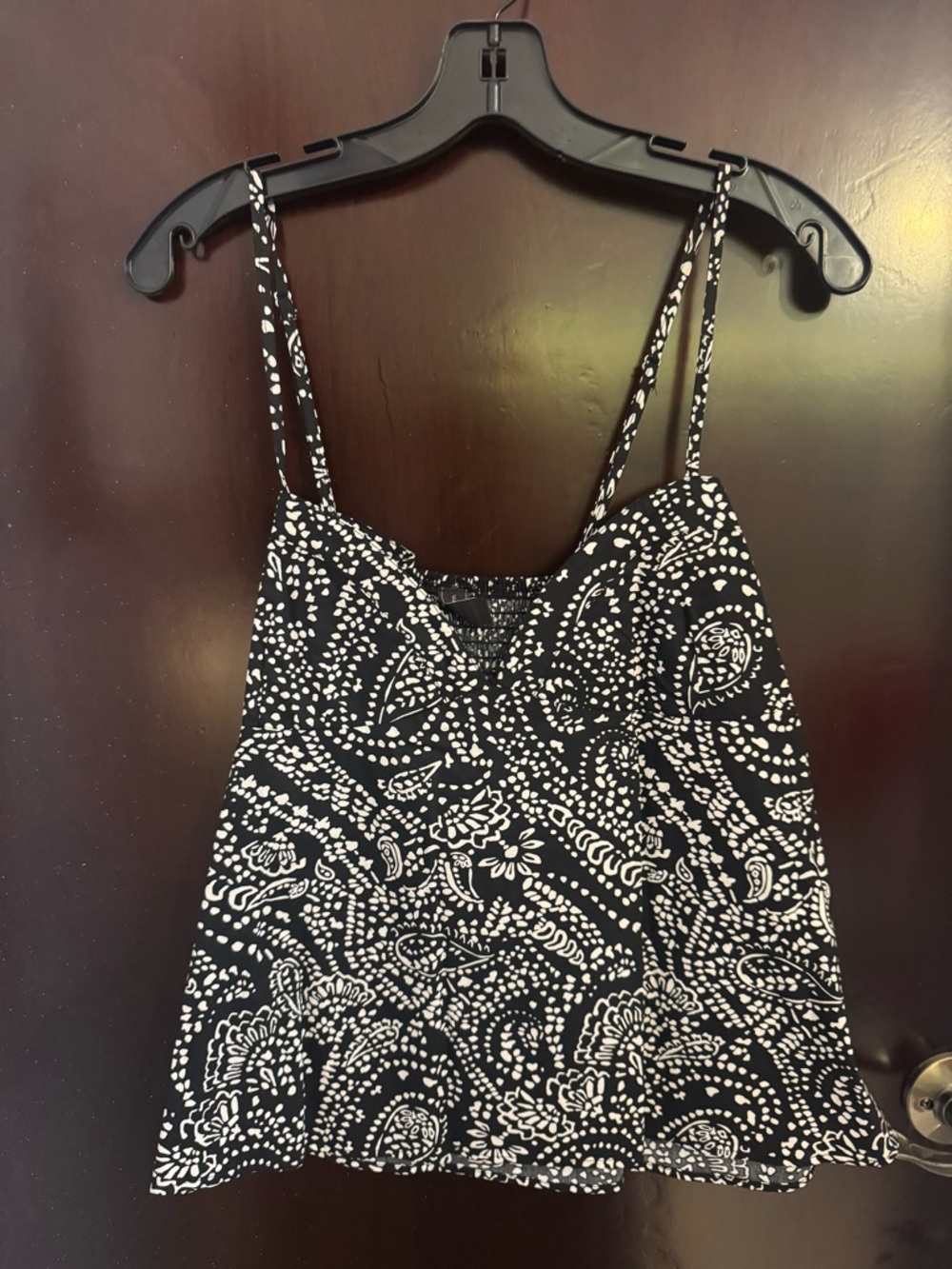 Valija Women's Black & White Paisley Print Spaghetti Strap Top
